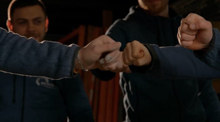 Tapage de poing en équipe